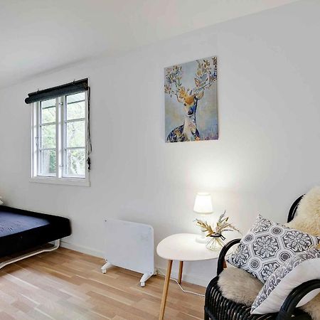 Nyistandsat Sommerhus Med Kaerlighed Og Sjael Kyndelose Экстерьер фото