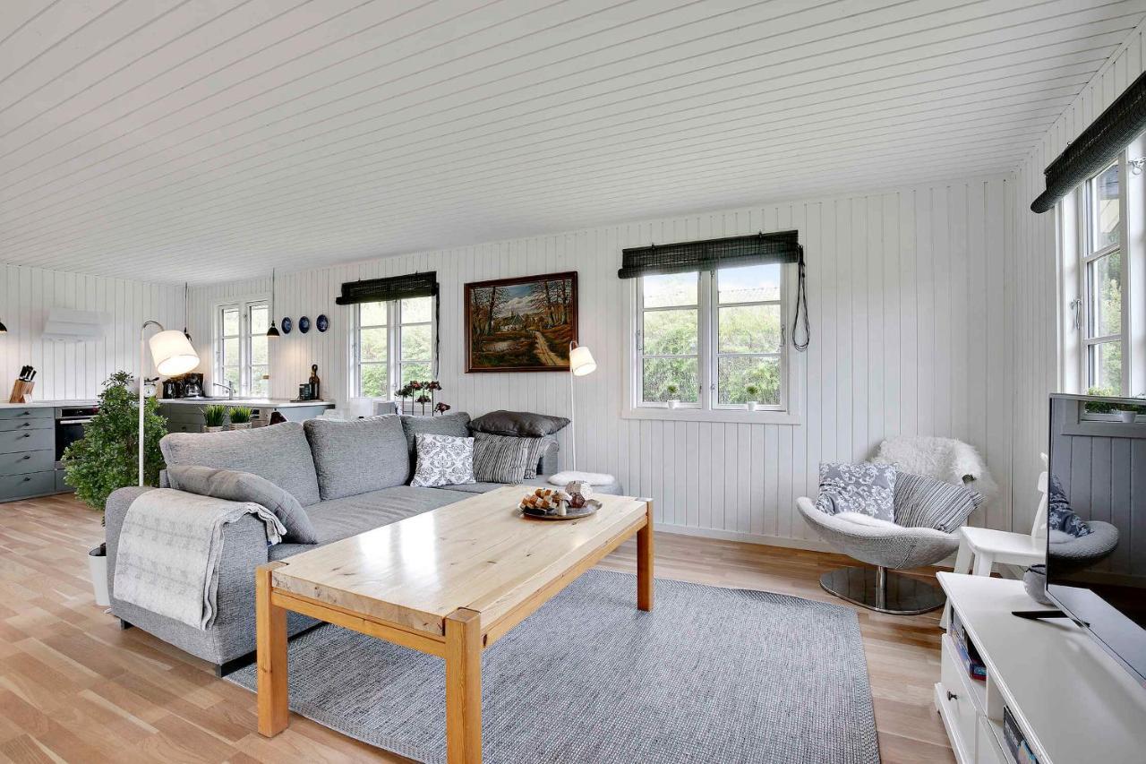 Nyistandsat Sommerhus Med Kaerlighed Og Sjael Kyndelose Экстерьер фото