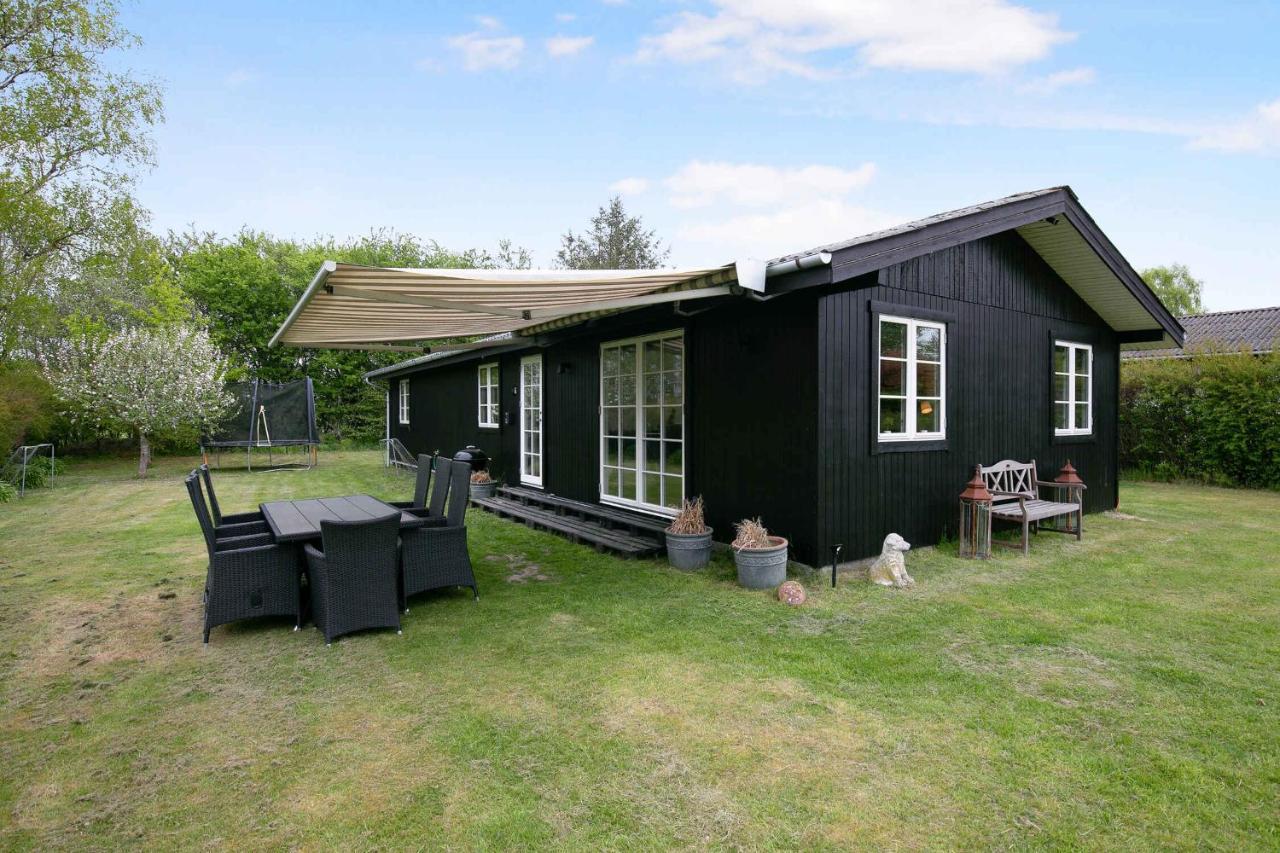 Nyistandsat Sommerhus Med Kaerlighed Og Sjael Kyndelose Экстерьер фото