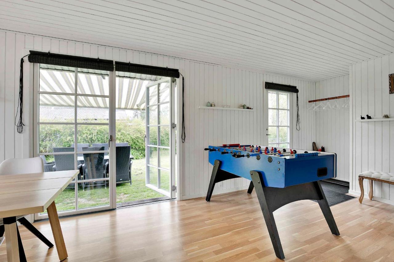 Nyistandsat Sommerhus Med Kaerlighed Og Sjael Kyndelose Экстерьер фото