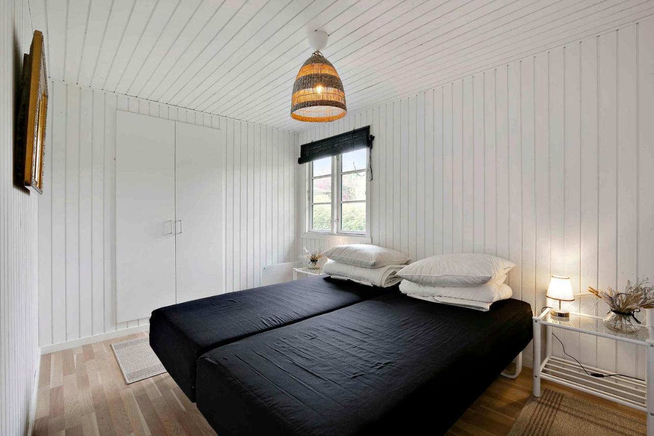 Nyistandsat Sommerhus Med Kaerlighed Og Sjael Kyndelose Экстерьер фото