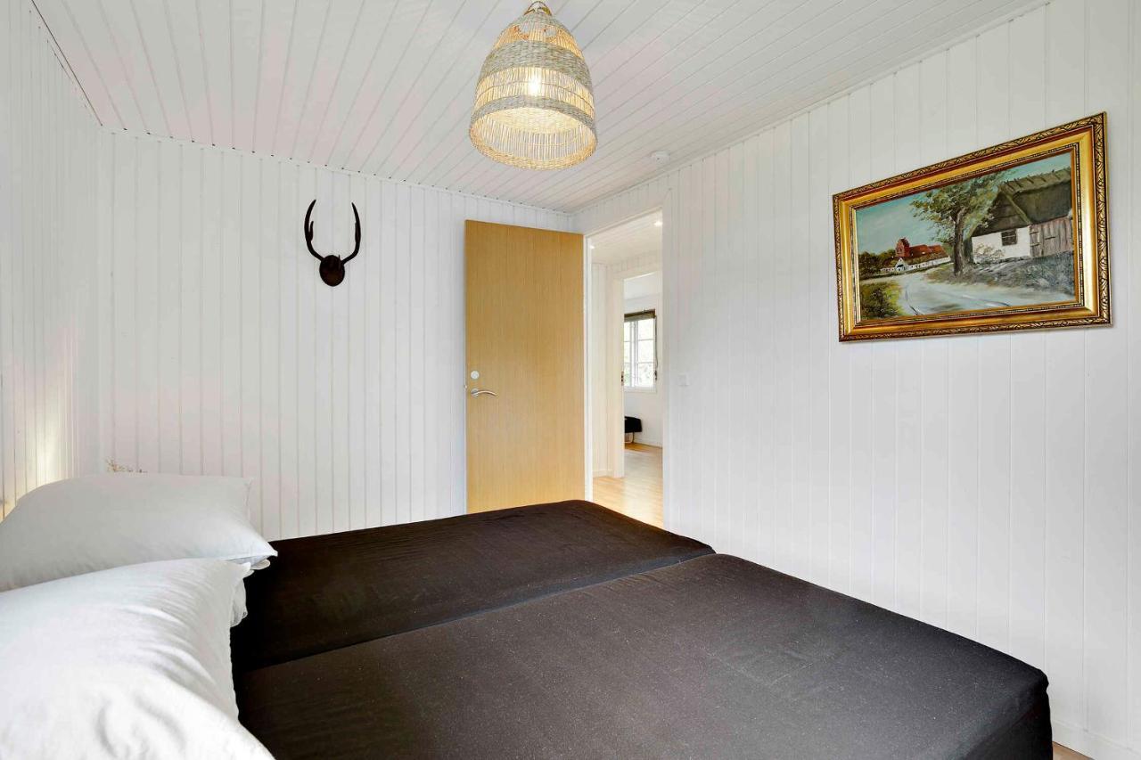 Nyistandsat Sommerhus Med Kaerlighed Og Sjael Kyndelose Экстерьер фото
