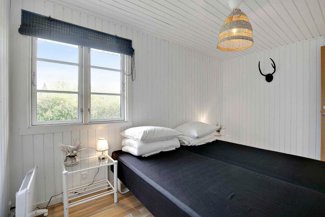 Nyistandsat Sommerhus Med Kaerlighed Og Sjael Kyndelose Экстерьер фото